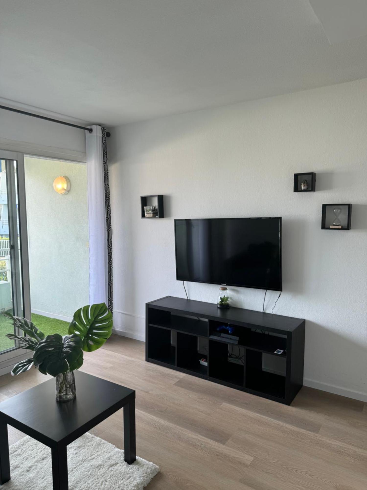 Appartemment Vue Mer Et Piscine Villeneuve-Loubet Zewnętrze zdjęcie